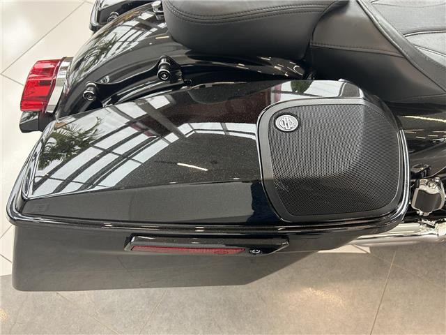 2017 Harley-Davidson CVO Street Glide  (Stk: TOM1) in London - Image 7 of 18