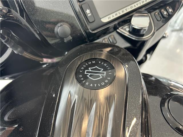 2017 Harley-Davidson CVO Street Glide  (Stk: TOM1) in London - Image 12 of 18