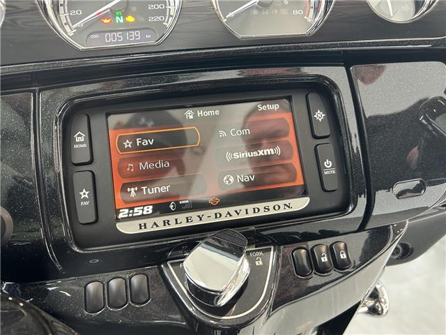 2017 Harley-Davidson CVO Street Glide  (Stk: TOM1) in London - Image 13 of 18