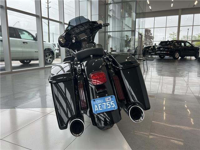 2017 Harley-Davidson CVO Street Glide  (Stk: TOM1) in London - Image 15 of 18