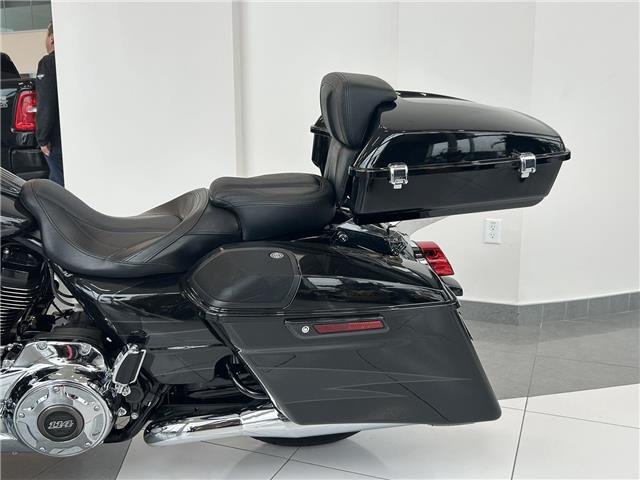 2017 Harley-Davidson CVO Street Glide  (Stk: TOM1) in London - Image 16 of 18