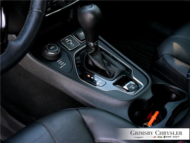 2021 Jeep Cherokee Altitude (Stk: U6215) in Grimsby - Image 18 of 34