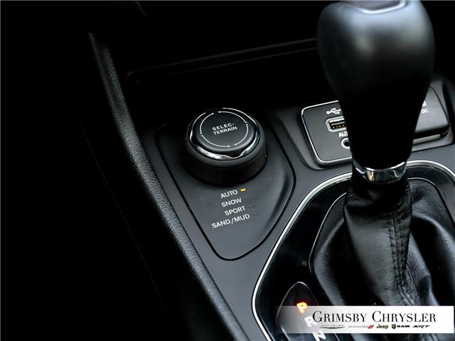2021 Jeep Cherokee Altitude (Stk: U6215) in Grimsby - Image 27 of 34