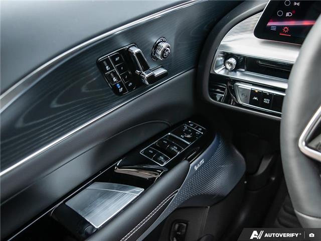 2026 Cadillac LYRIQ V (Stk: 171170) in London - Image 17 of 27