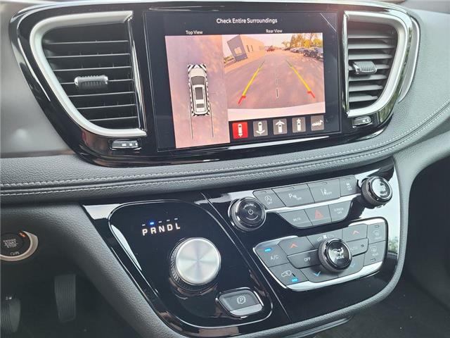 2026 Chrysler Pacifica Select (Stk: 260001) in Windsor - Image 16 of 25