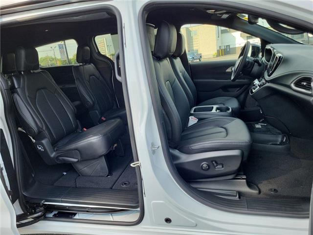 2026 Chrysler Pacifica Select (Stk: 260001) in Windsor - Image 21 of 25