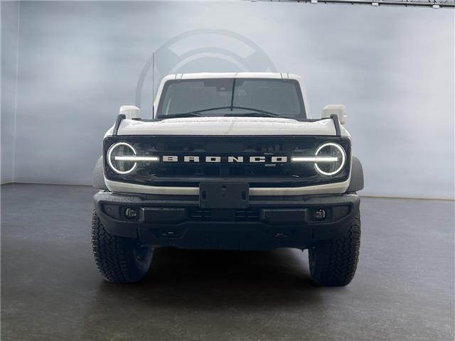 2025 Ford Bronco Outer Banks (Stk: 12064) in Golden - Image 2 of 17