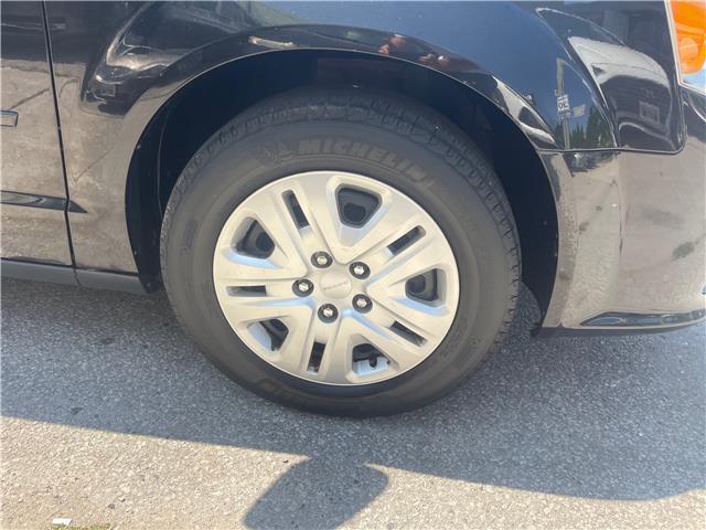 2017 Dodge Grand Caravan CVP/SXT (Stk: D595056) in Scarborough - Image 4 of 19