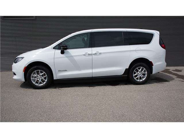 2025 Chrysler Grand Caravan SXT (Stk: MU2382) in London - Image 2 of 23