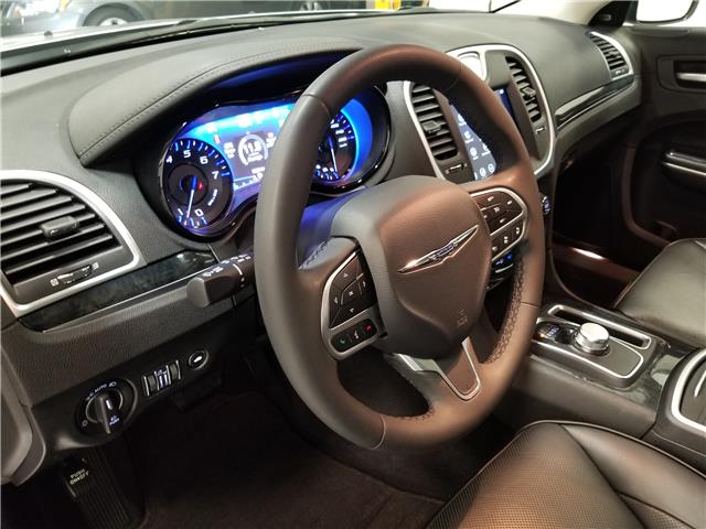 2023 Chrysler 300 Touring-L (Stk: W4817) in Mississauga - Image 12 of 27 2023 Chrysler 300 Touring-L (Stk: W4817) in Mississauga - Image 12 of 27