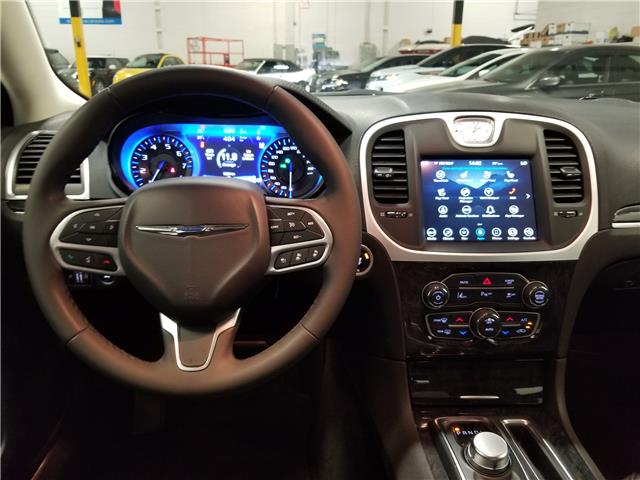 2023 Chrysler 300 Touring-L (Stk: W4817) in Mississauga - Image 13 of 27 2023 Chrysler 300 Touring-L (Stk: W4817) in Mississauga - Image 13 of 27