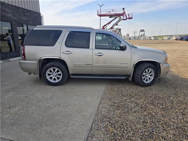 2013 GMC Yukon Hybrid Denali in Saskatoon - Image 6 of 17