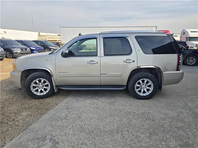2013 GMC Yukon Hybrid Denali in Saskatoon - Image 4 of 17