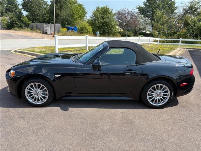 2017 Fiat 124 Spider Classica (Stk: A-104307) in Moncton - Image 5 of 20