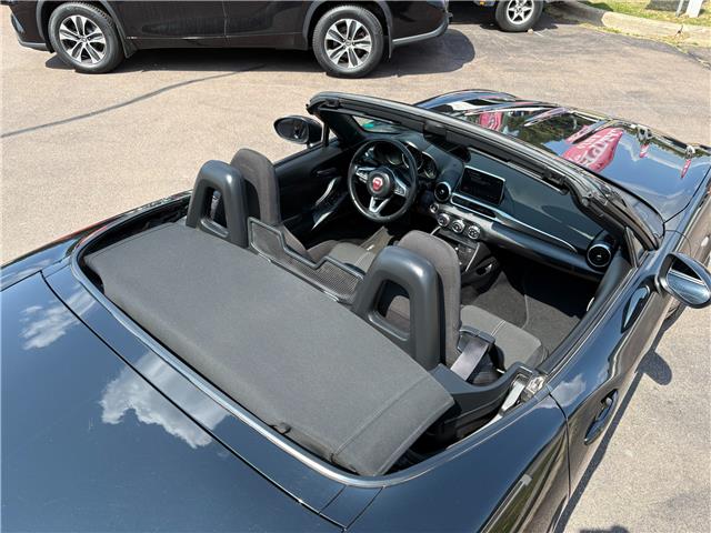 2017 Fiat 124 Spider Classica (Stk: A-104307) in Moncton - Image 8 of 20