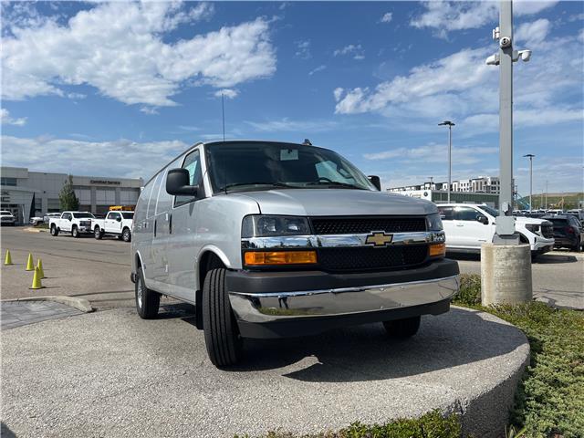 2025 Chevrolet Express 2500 Work Van (Stk: S1249648) in Calgary - Image 8 of 19