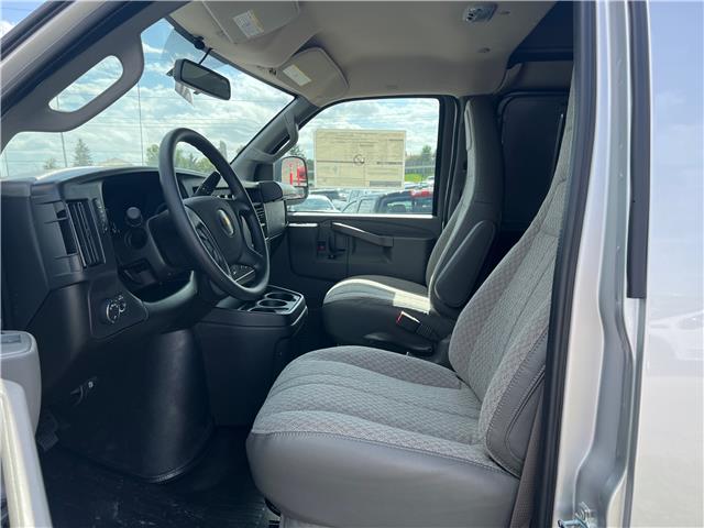 2025 Chevrolet Express 2500 Work Van (Stk: S1249648) in Calgary - Image 11 of 19