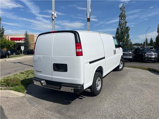 2025 Chevrolet Express 2500 Work Van photo 4