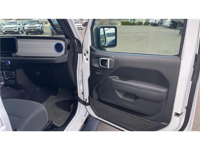 2024 Jeep Wrangler 4xe Sport S (Stk: 1321) in Kamloops - Image 22 of 26