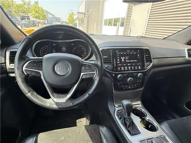 2019 Jeep Grand Cherokee Laredo (Stk: 25037E) in London - Image 16 of 25