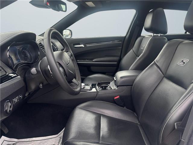 2023 Chrysler 300 S (Stk: 20121) in Okotoks - Image 9 of 15 2023 Chrysler 300 S (Stk: 20121) in Okotoks - Image 9 of 15