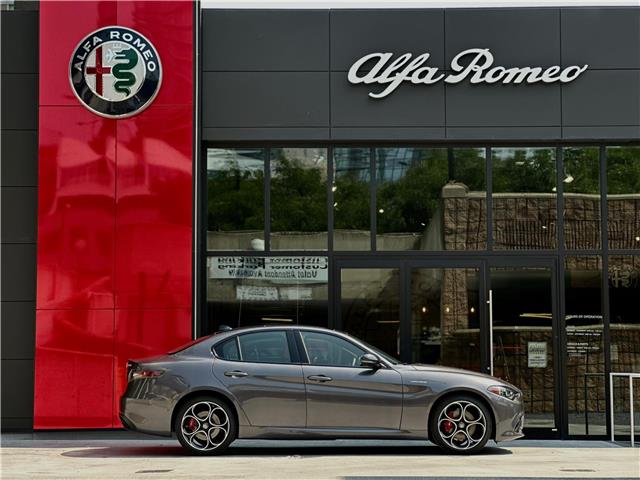 2025 Alfa Romeo Giulia Base (Stk: 652AR) in Toronto - Image 2 of 27