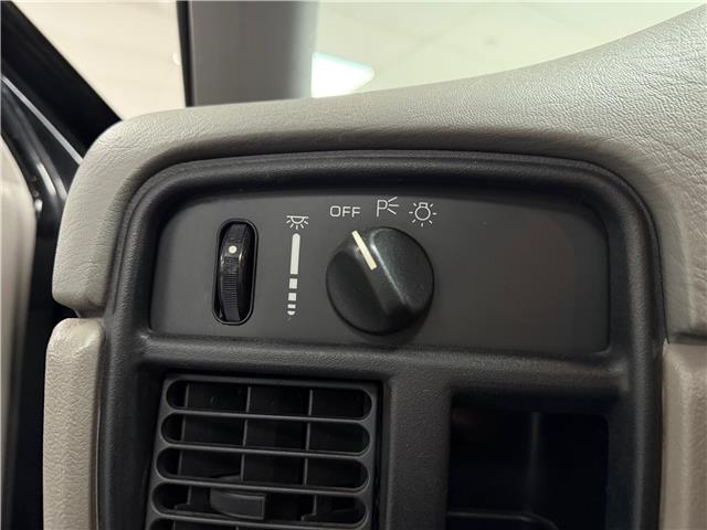 1996 Chevrolet Caprice Classic (Stk: C2172) in Saint-Eustache - Image 19 of 24