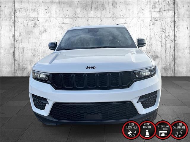 2025 Jeep Grand Cherokee Laredo (Stk: 25215) in Saint-Léonard - Image 2 of 21