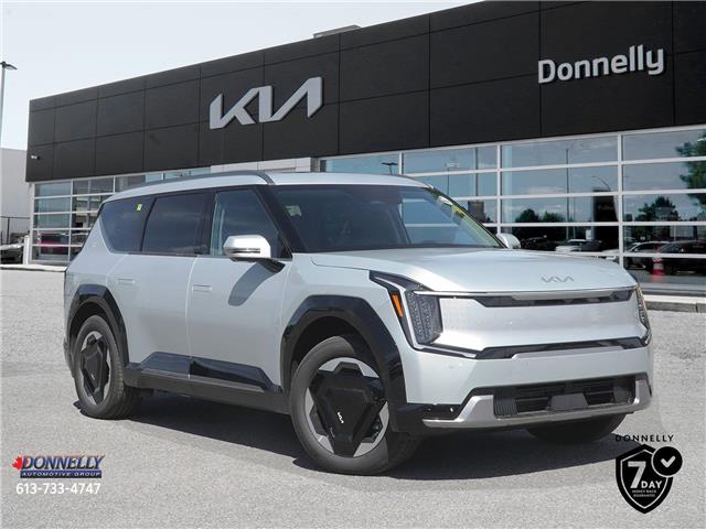 2026 Kia EV9 LAND W/PLUS PACKAGE White with 47km at $72,129