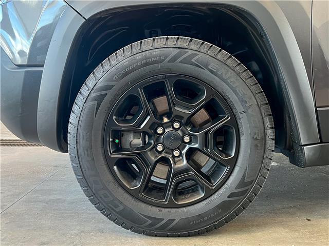 2019 Jeep Cherokee Trailhawk (Stk: V3148A) in Prince Albert - Image 4 of 14