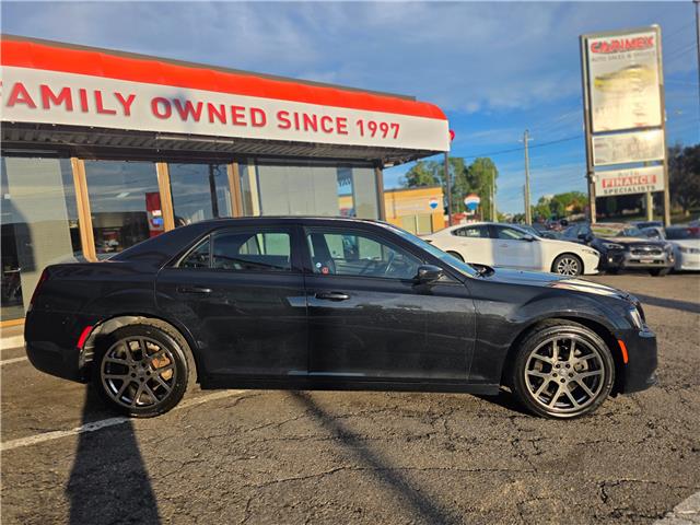 2015 Chrysler 300 S (Stk: 2507380) in Waterloo - Image 6 of 27