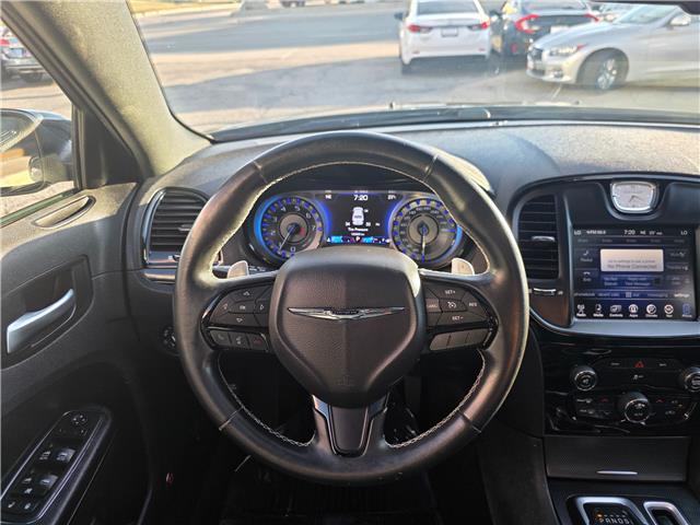 2015 Chrysler 300 S (Stk: 2507380) in Waterloo - Image 17 of 27