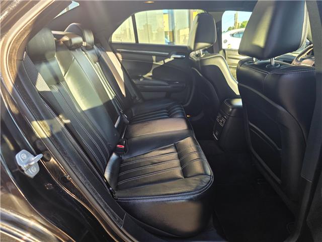 2015 Chrysler 300 S (Stk: 2507380) in Waterloo - Image 26 of 27