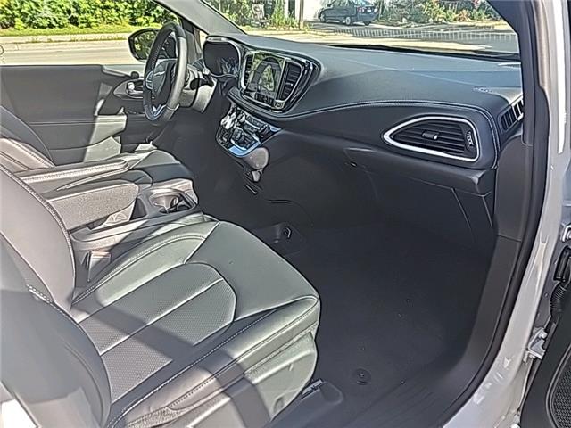 2026 Chrysler Pacifica Select (Stk: 26003) in New Hamburg - Image 10 of 17