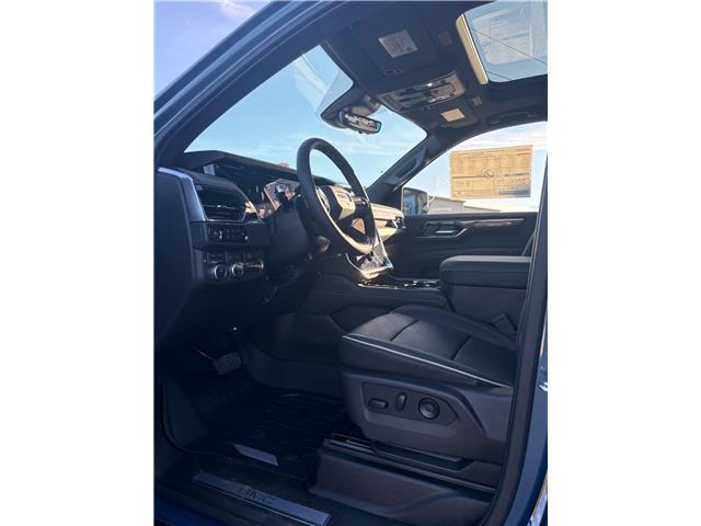 2025 GMC Yukon Elevation (Stk: 56600) in Strathroy - Image 8 of 12