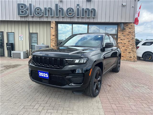 2025 Jeep Grand Cherokee Laredo (Stk: 5T86) in Blenheim - Image 1 of 30