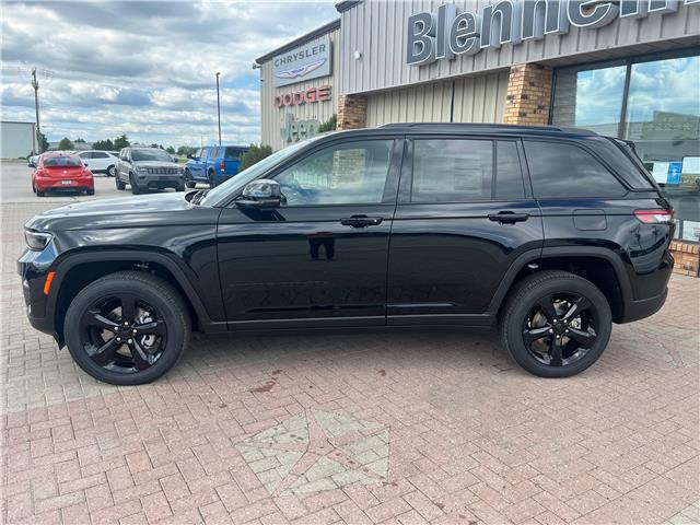 2025 Jeep Grand Cherokee Laredo (Stk: 5T86) in Blenheim - Image 2 of 30