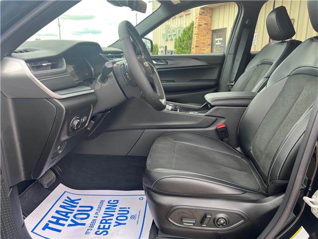 2025 Jeep Grand Cherokee Laredo (Stk: 5T86) in Blenheim - Image 12 of 30