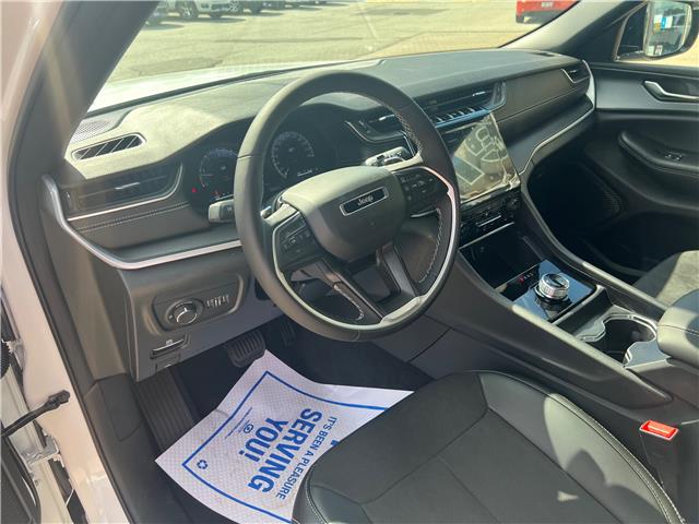 2025 Jeep Grand Cherokee Laredo (Stk: 5T89) in Blenheim - Image 13 of 29