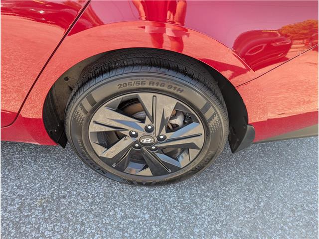 2022 Hyundai Elantra Preferred w/Sun & Tech Pkg (Stk: B1864) in Sarnia - Image 9 of 27