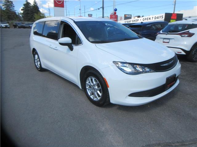 2022 Chrysler Grand Caravan SXT (Stk: P6192) in Peterborough - Image 9 of 33
