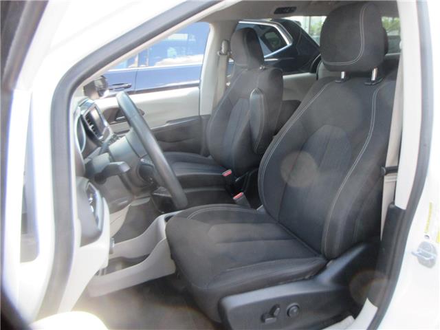 2022 Chrysler Grand Caravan SXT (Stk: P6192) in Peterborough - Image 12 of 33