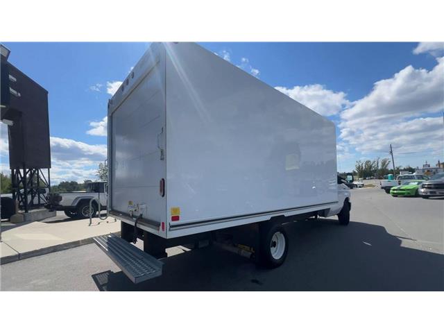2022 Ford E-450 Cutaway Base (Stk: 25421) in Sudbury - Image 8 of 21 2022 Ford E-450 Cutaway Base (Stk: 25421) in Sudbury - Image 8 of 21