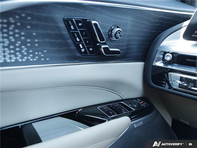 2025 Cadillac LYRIQ Sport (Stk: 171546) in London - Image 17 of 27