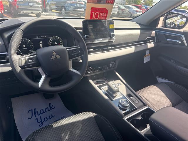 2025 Mitsubishi Outlander PHEV ES (Stk: M5295) in BELLEVILLE - Image 5 of 7