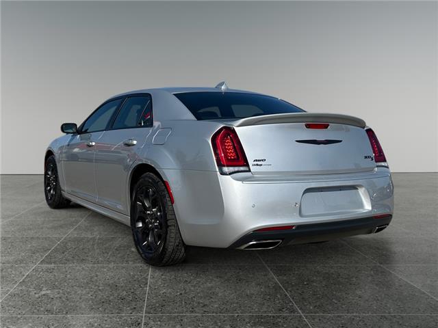 2022 Chrysler 300 S (Stk: P40212C) in Saskatoon - Image 3 of 15