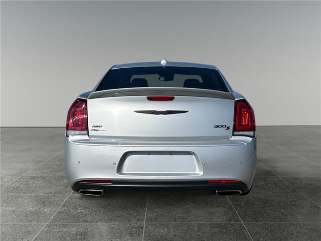 2022 Chrysler 300 S (Stk: P40212C) in Saskatoon - Image 4 of 15