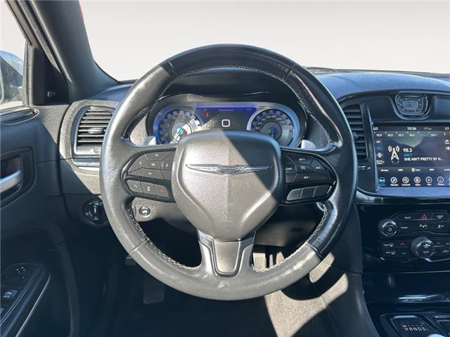 2022 Chrysler 300 S (Stk: P40212C) in Saskatoon - Image 11 of 15