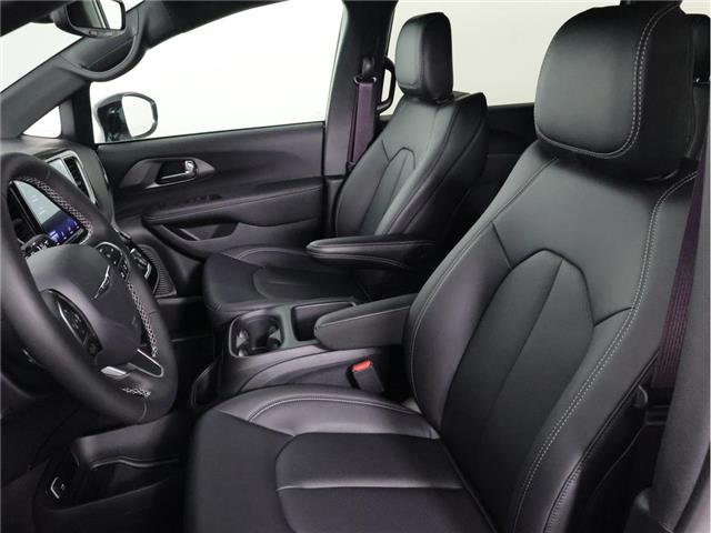 2026 Chrysler Grand Caravan SXT (Stk: 26T013) in Calgary - Image 15 of 19