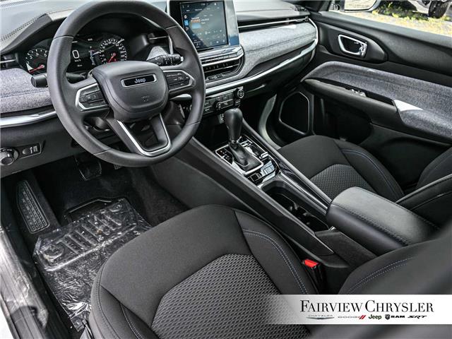 2025 Jeep Compass Sport (Stk: ST2424) in Burlington - Image 14 of 31